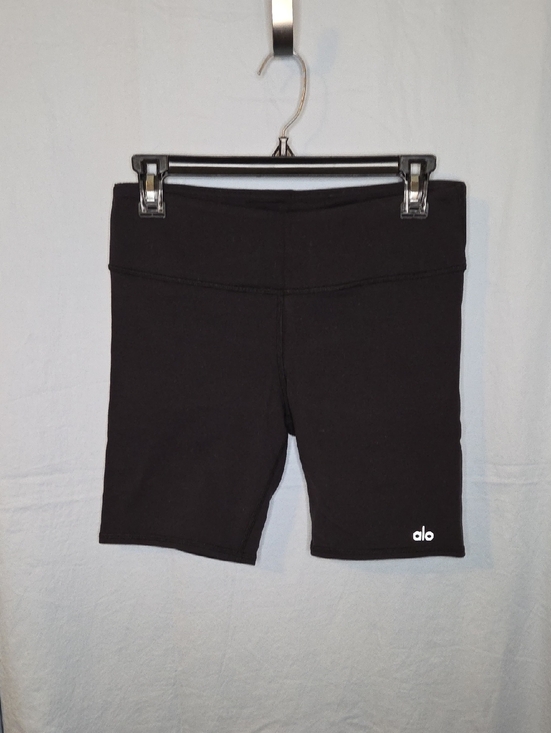 ALO Yoga Pants - G454. Alo Airbrush High Waist Biker Shorts in Black - Size M